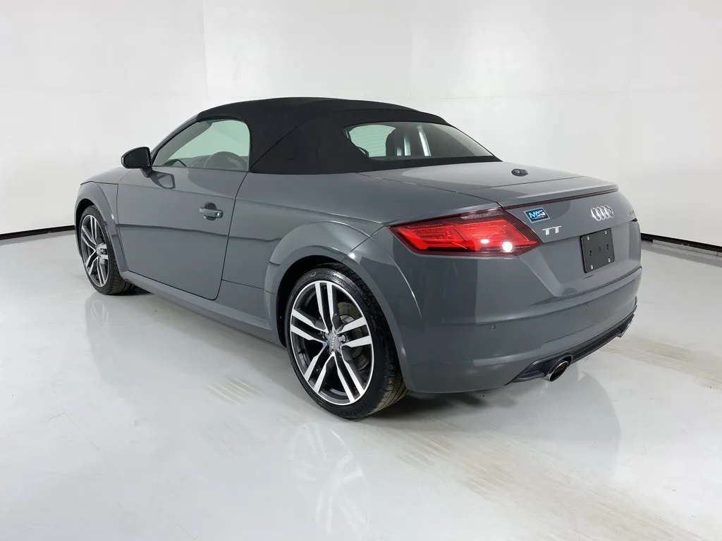 2016 Audi TT 2.0T Roadster photo 13