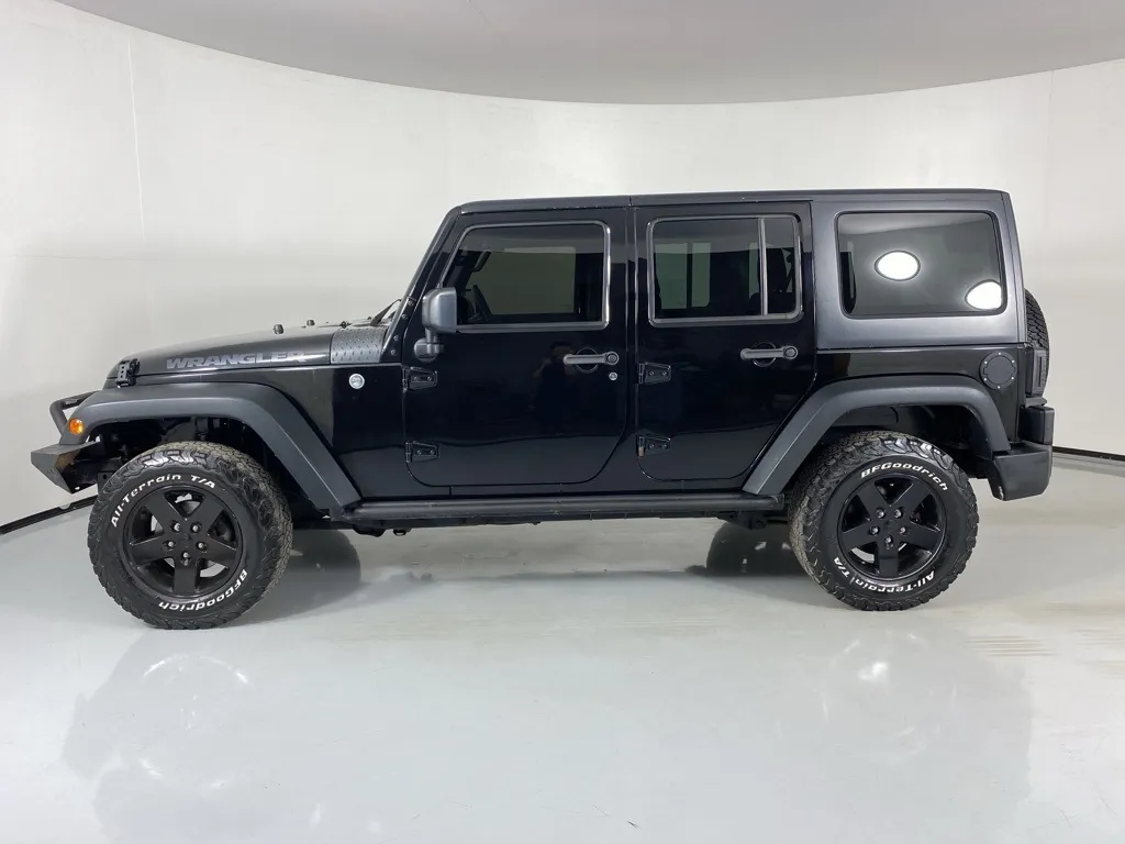2016 Jeep Wrangler Unlimited Sport photo 2