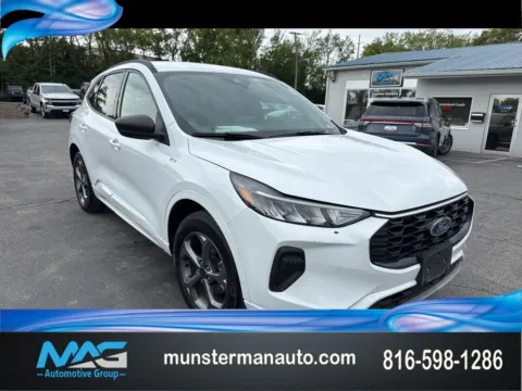 White 2023 Ford Escape ST-Line for sale in Blue Springs, MO