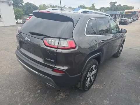 More photos of 2019 Jeep Cherokee Limited at MAG Auto - Munsterman Automotive Group, MO