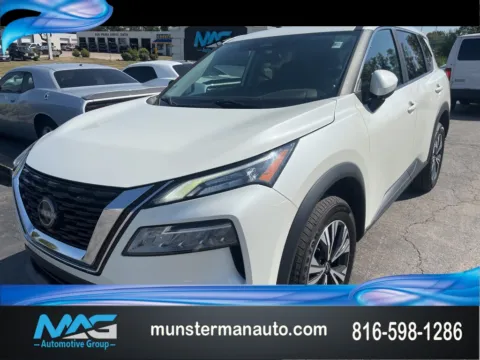 White 2023 Nissan Rogue SV for sale in Blue Springs, MO