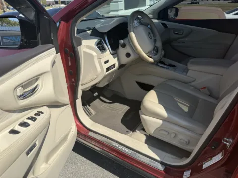 More photos of 2015 Nissan Murano Platinum at MAG Auto - Munsterman Automotive Group, MO