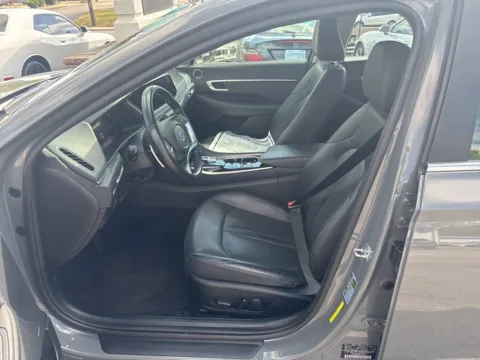 More photos of 2022 Hyundai Sonata Limited at MAG Auto - Munsterman Automotive Group, MO