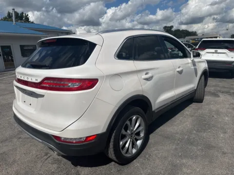 Photos of 2019 Lincoln MKC Select for sale in Blue Springs, MO at MAG Auto - Munsterman Automotive Group