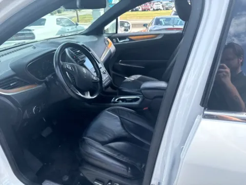 More photos of 2019 Lincoln MKC Select at MAG Auto - Munsterman Automotive Group, MO