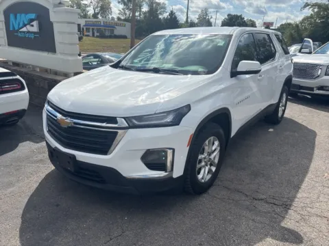 Photos of 2022 Chevrolet Traverse LS for sale in Blue Springs, MO at MAG Auto - Munsterman Automotive Group