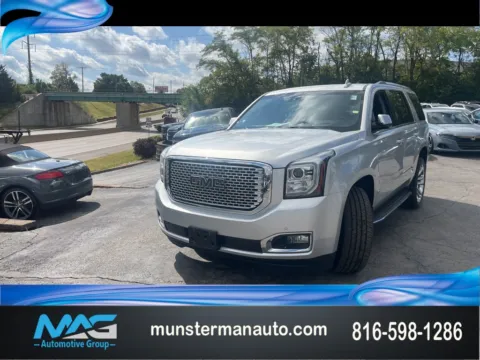 Silver 2017 GMC Yukon Denali for sale in Blue Springs, MO