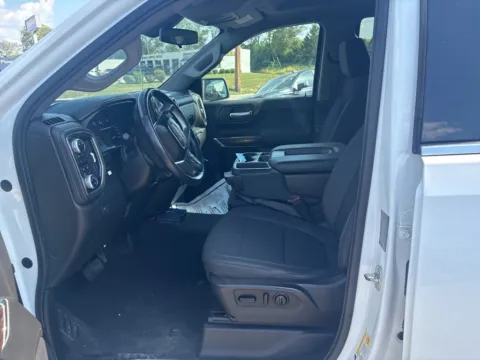 More photos of 2019 GMC Sierra 1500 SLE at MAG Auto - Munsterman Automotive Group, MO