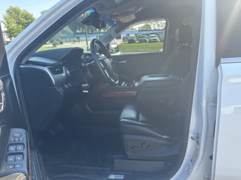 More photos of 2018 Chevrolet Suburban Premier at MAG Auto - Munsterman Automotive Group, MO