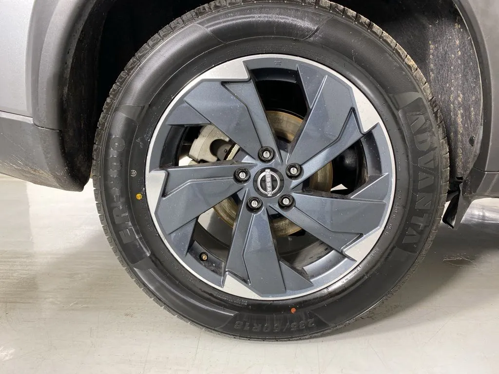 2024 Nissan Rogue SV - Photo 9