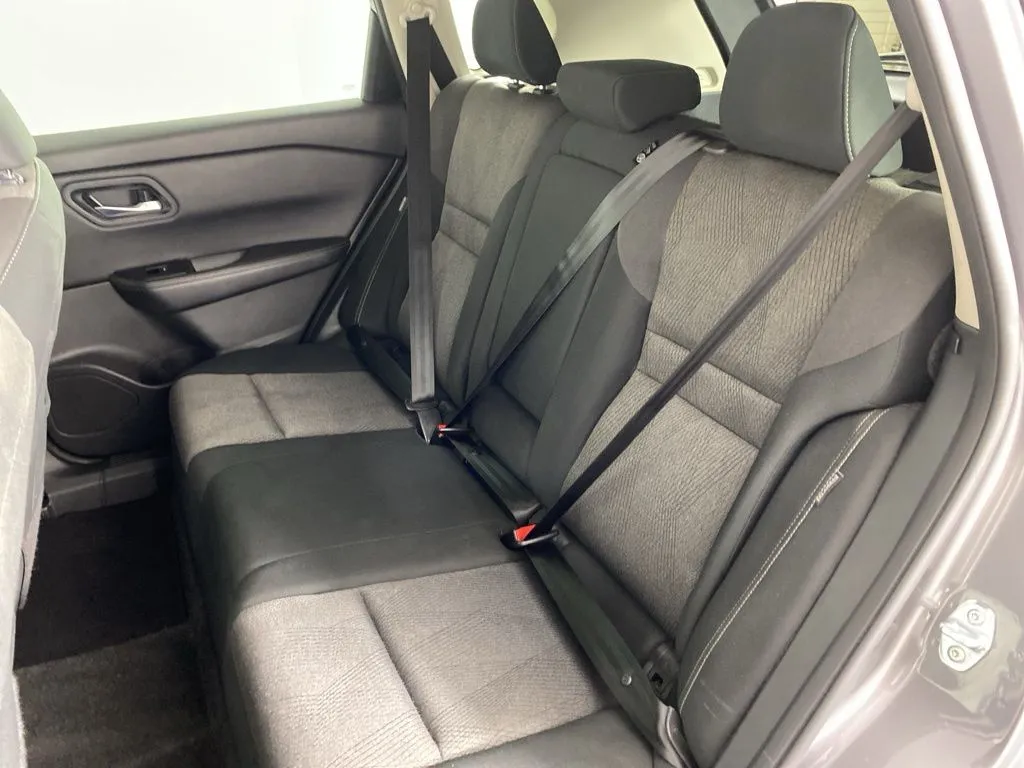 2024 Nissan Rogue SV - Photo 35