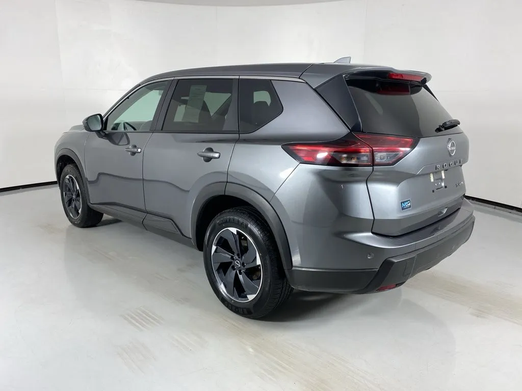 2024 Nissan Rogue SV - Photo 5