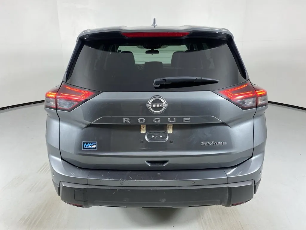 2024 Nissan Rogue SV - Photo 6