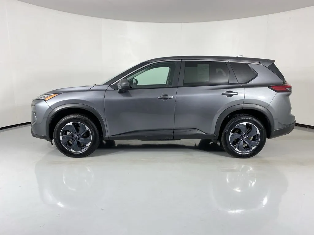 2024 Nissan Rogue SV - Photo 4
