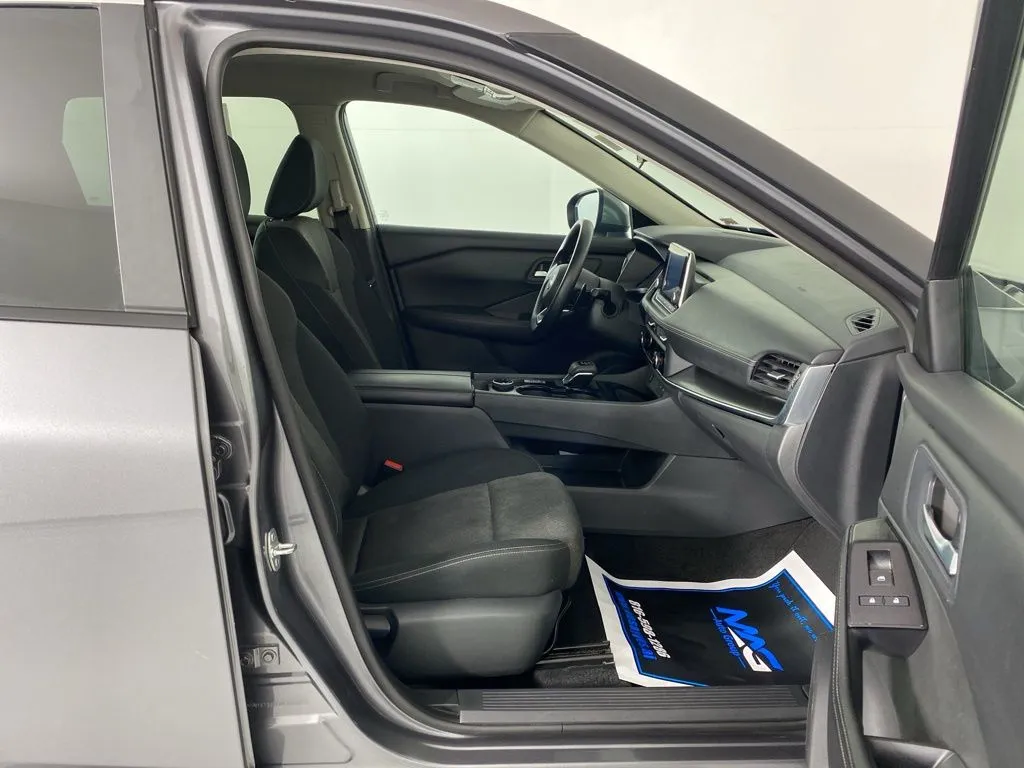 2024 Nissan Rogue SV - Photo 39
