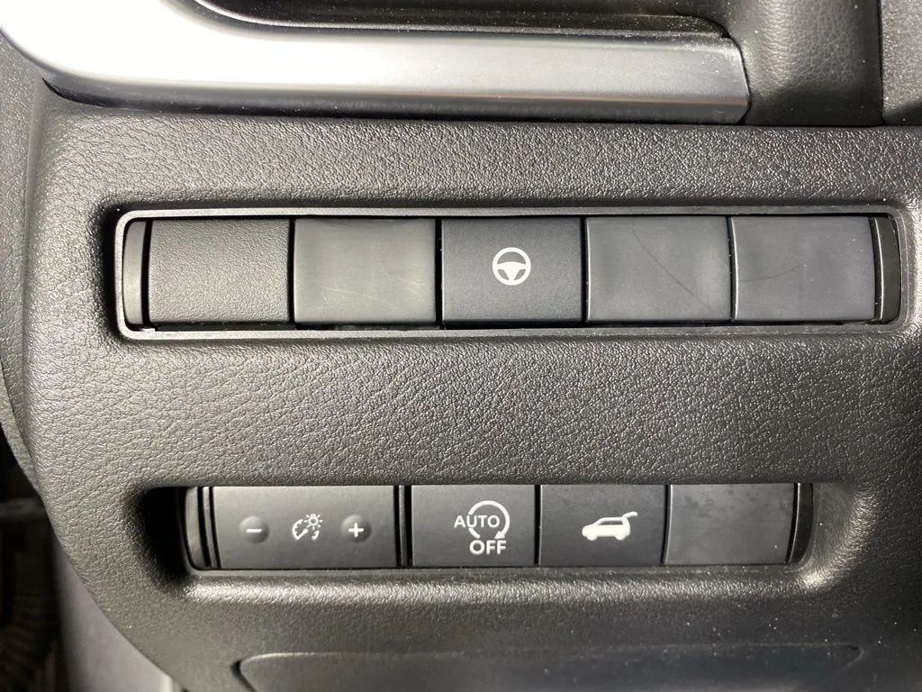 2024 Nissan Rogue SV - Photo 24