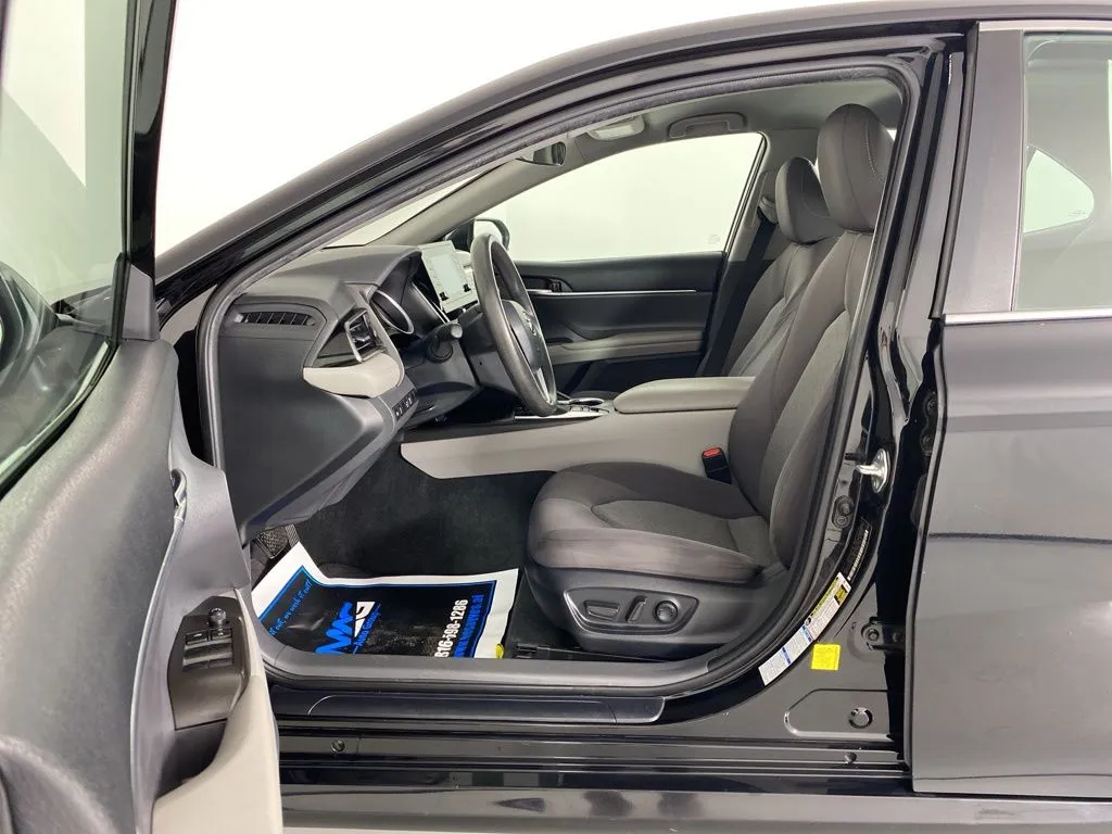 2023 Toyota Camry LE - Photo 12