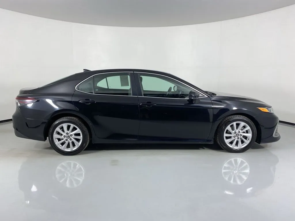 2023 Toyota Camry LE - Photo 8