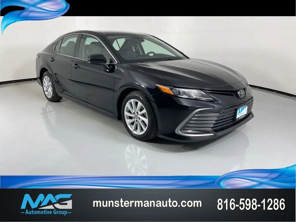 Black 2023 Toyota Camry LE for sale in Blue Springs, MO
