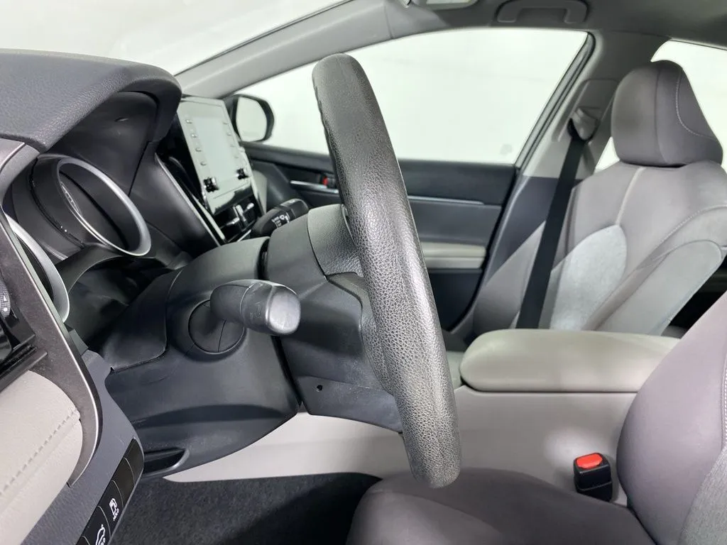 2023 Toyota Camry LE - Photo 28