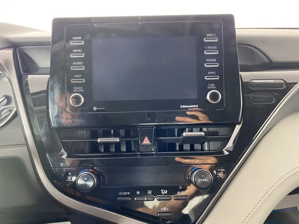 2023 Toyota Camry LE - Photo 17