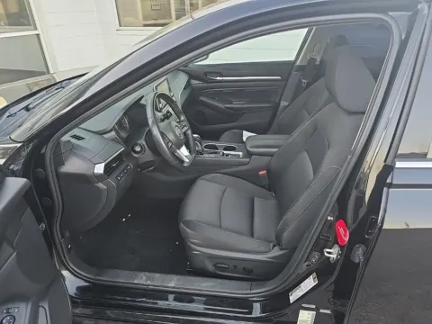 More photos of 2019 Nissan Altima 2.5 SV at MAG Auto - Munsterman Automotive Group, MO