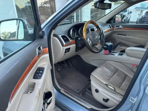 More photos of 2013 Jeep Grand Cherokee Overland at MAG Auto - Munsterman Automotive Group, MO