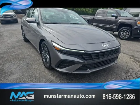 Gray 2024 Hyundai Elantra SEL for sale in Blue Springs, MO