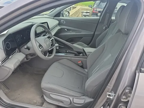 More photos of 2024 Hyundai Elantra SEL at MAG Auto - Munsterman Automotive Group, MO