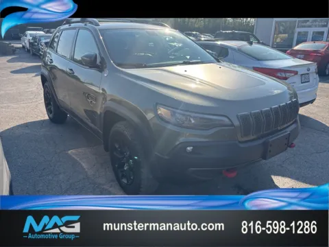 Green 2019 Jeep Cherokee Trailhawk for sale in Blue Springs, MO