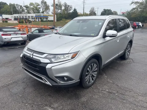 Photos of 2020 Mitsubishi Outlander LE for sale in Blue Springs, MO at MAG Auto - Munsterman Automotive Group