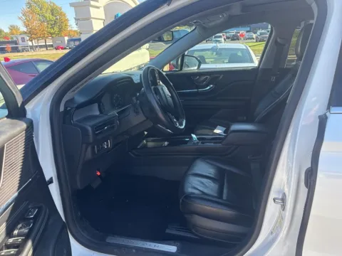 More photos of 2022 Lincoln Corsair Standard at MAG Auto - Munsterman Automotive Group, MO