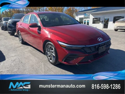 Red 2024 Hyundai Elantra SEL for sale in Blue Springs, MO