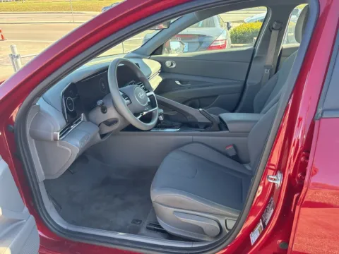 More photos of 2024 Hyundai Elantra SEL at MAG Auto - Munsterman Automotive Group, MO