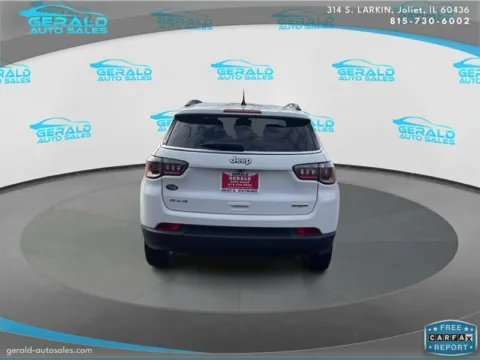 More photos of 2022 Jeep Compass Latitude Lux at Gerald Auto Sales, IL