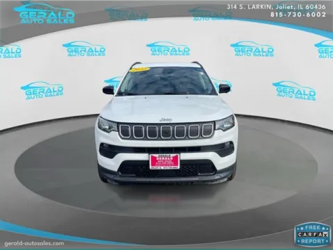 Photos of 2022 Jeep Compass Latitude Lux for sale in Joliet, IL at Gerald Auto Sales