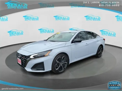 Gray 2023 Nissan Altima 2.5 SR for sale in Joliet, IL