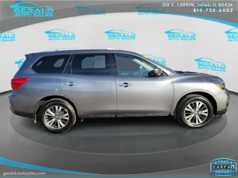 More photos of 2018 Nissan Pathfinder SV at Gerald Auto Sales, IL