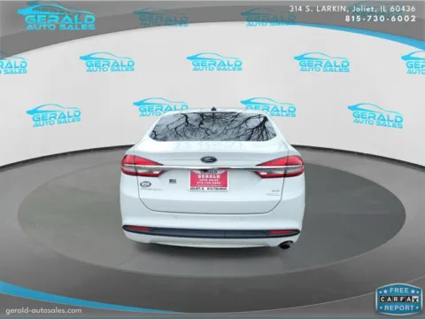 More photos of 2018 Ford Fusion SE at Gerald Auto Sales, IL