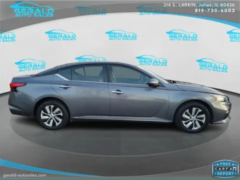 More photos of 2021 Nissan Altima 2.5 S at Gerald Auto Sales, IL