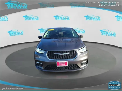 Photos of 2023 Chrysler Pacifica Touring L for sale in Joliet, IL at Gerald Auto Sales