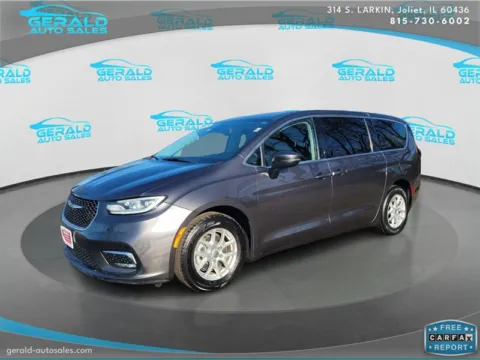 Gray 2023 Chrysler Pacifica Touring L for sale in Joliet, IL
