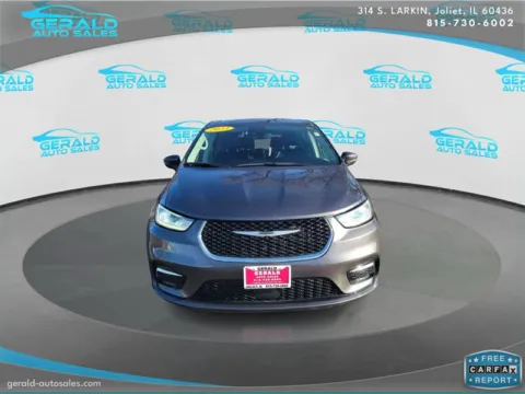 Photos of 2023 Chrysler Pacifica Touring L for sale in Joliet, IL at Gerald Auto Sales