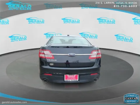 More photos of 2018 Ford Taurus SE at Gerald Auto Sales, IL