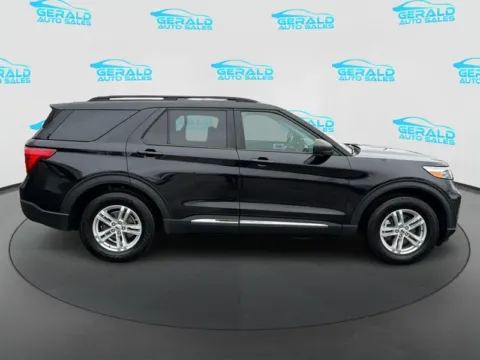 More photos of 2022 Ford Explorer XLT at Gerald Auto Sales, IL