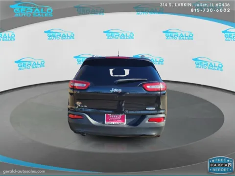 More photos of 2016 Jeep Cherokee Latitude at Gerald Auto Sales, IL