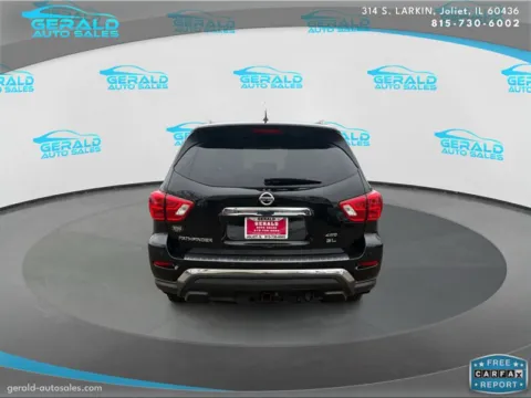 More photos of 2017 Nissan Pathfinder SL at Gerald Auto Sales, IL
