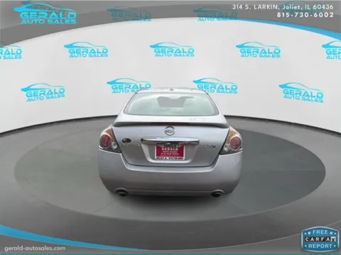 More photos of 2011 Nissan Altima 2.5 SL at Gerald Auto Sales, IL