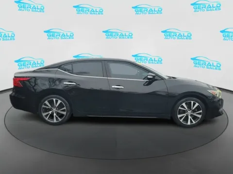 More photos of 2016 Nissan Maxima 3.5 SV at Gerald Auto Sales, IL