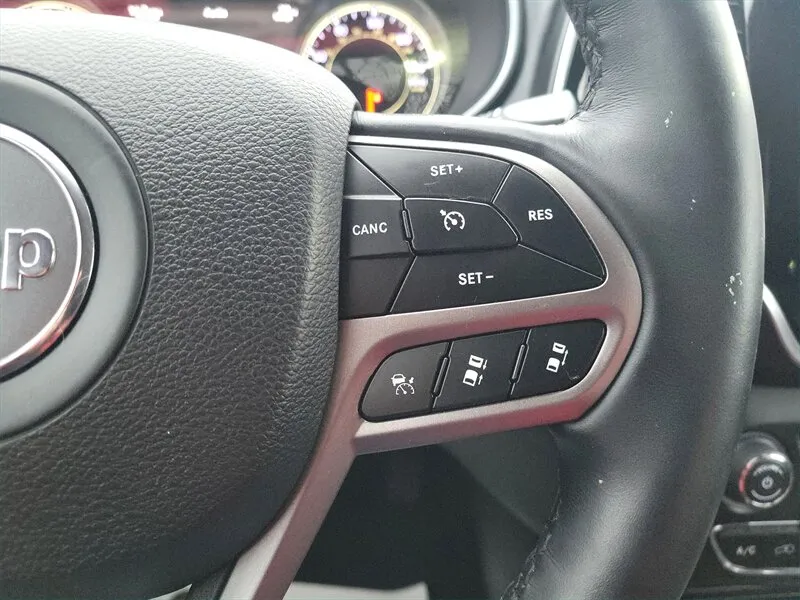 2019 Jeep Cherokee Overland - Photo 26